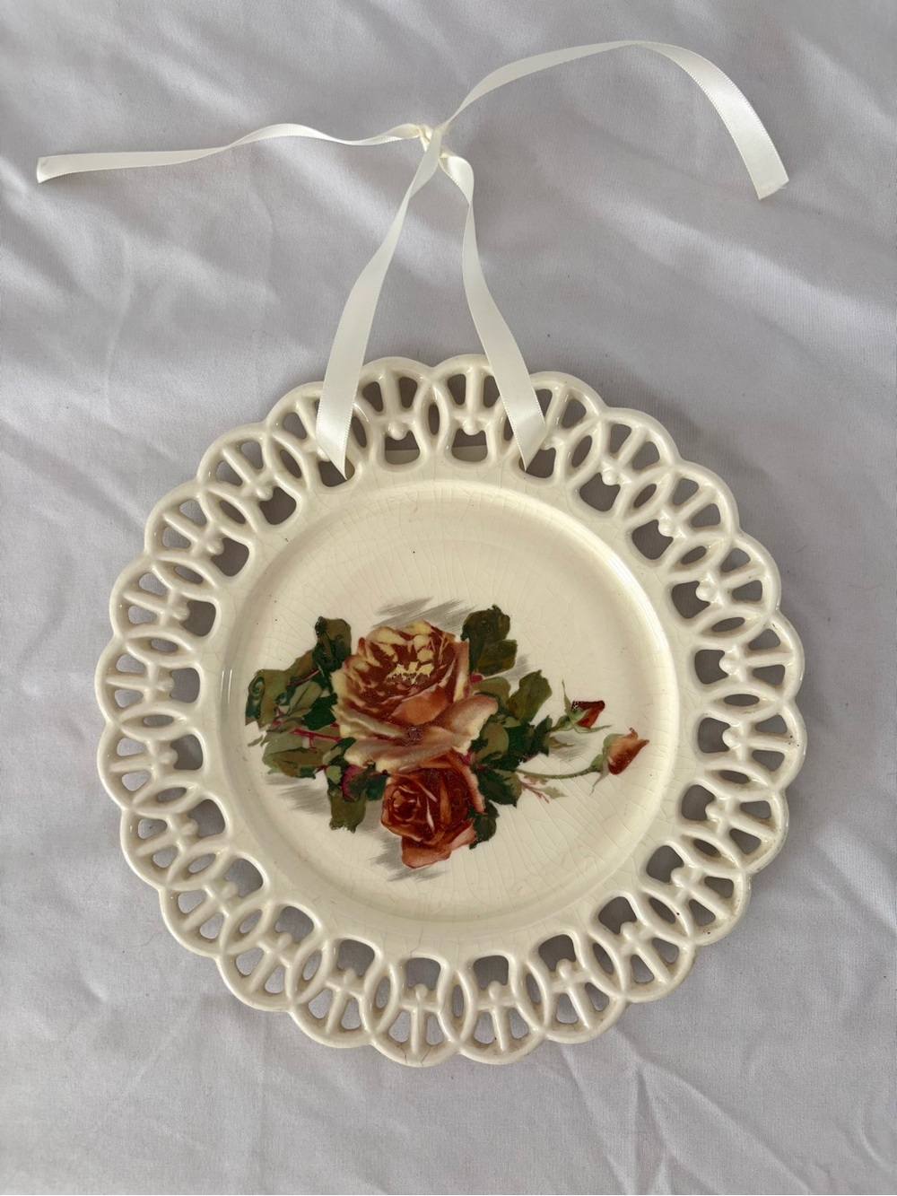 Vintage ceramic rose hand painted wall hanging scallop eyelet home decor cream